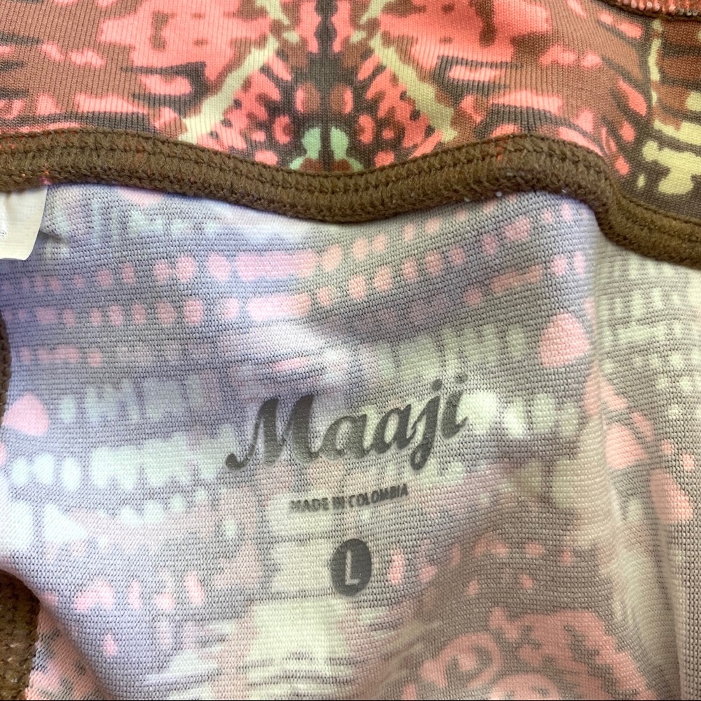 Maaji Printed Stretch Pants Size Large - Picture 6 of 7